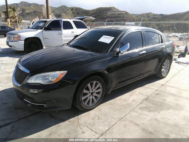Chrysler 200 Limited 2013 1C3CCBCG8DN528665 Image 2