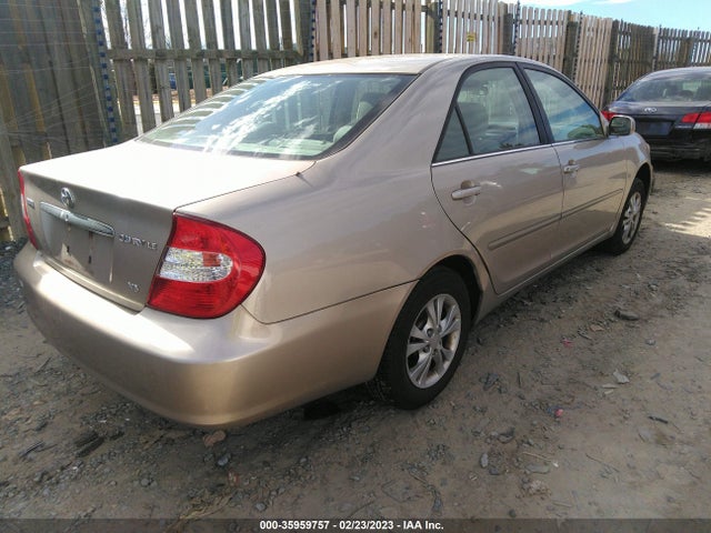 2004 TOYOTA CAMRY LE/XLE VIN: 4T1BF30K44U577831