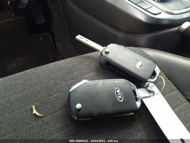 KNDEUCAA7M7148906 KIA SELTOS S
