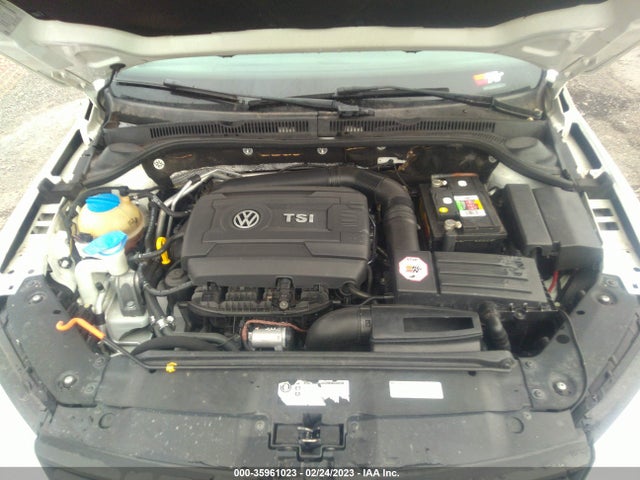 3VWD17AJ2EM418947 Volkswagen Jetta Sedan Se