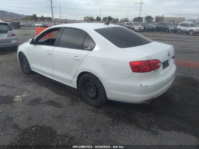 3VWD17AJ2EM418947 Volkswagen Jetta Sedan Se