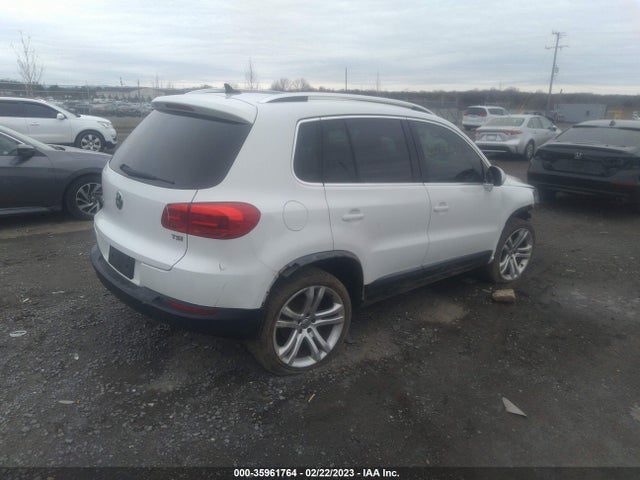 2016 Volkswagen Tiguan, VIN: WVGAV7AXXGW520302