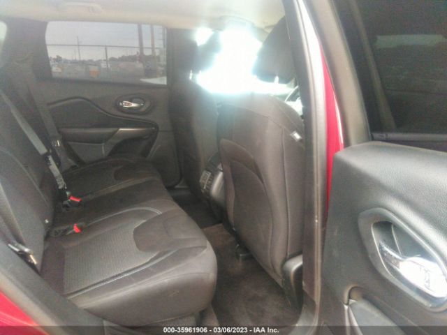 1C4PJLCB5KD175902 Jeep Cherokee Latitude