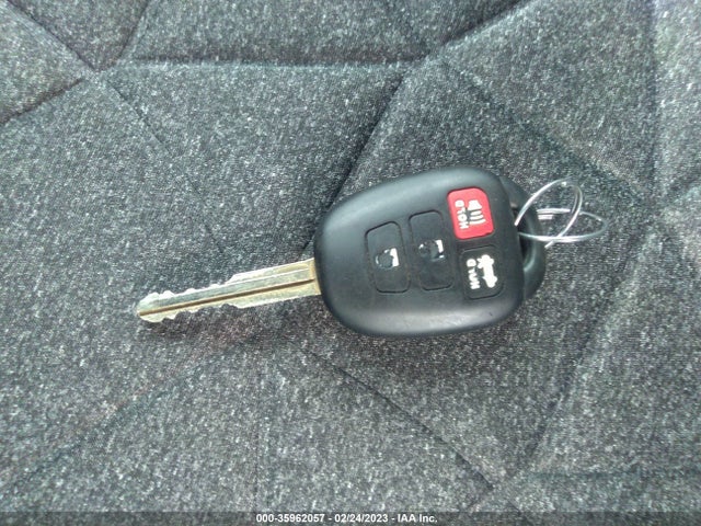 2017 TOYOTA RAV4 LE VIN: 2T3ZFREVXHW317998