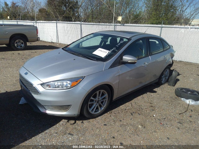 Ford FOCUS SE 2015 1FADP3F25FL317390 Image 2