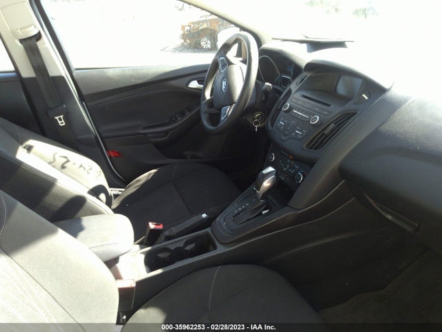 Ford FOCUS SE 2015 1FADP3F25FL317390 Image 6
