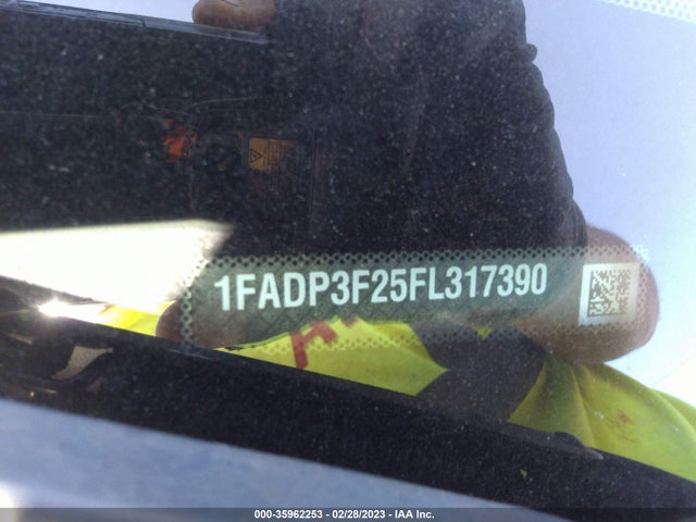 Ford FOCUS SE 2015 1FADP3F25FL317390 Image 10