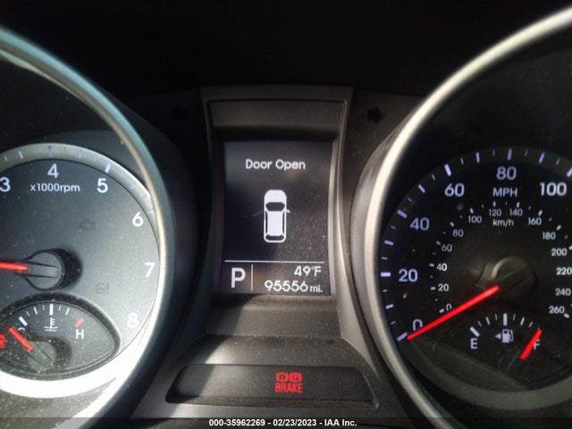 2016 Hyundai Santa Fe, VIN: 5XYZU3LB1GG311371