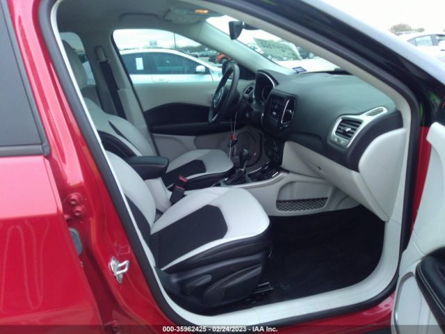 3C4NJDBB4JT398505 Jeep Compass Latitude