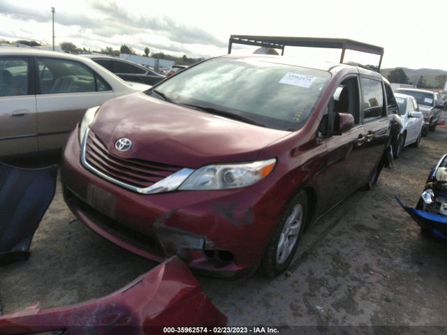 2015 TOYOTA SIENNA LE VIN: 5TDKK3DC2FS571648