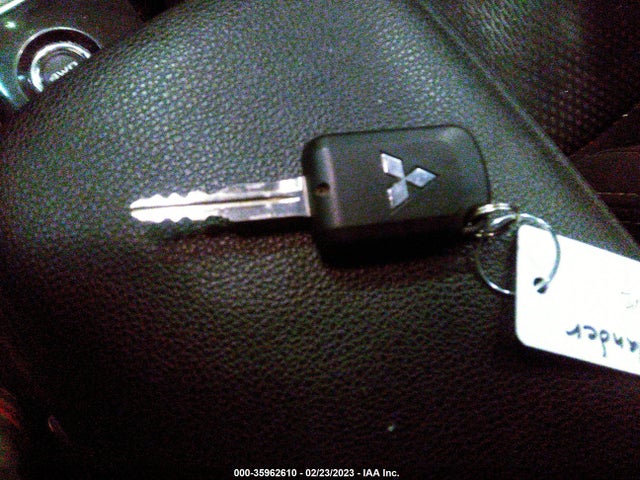 JA4AZ3A38JZ061642 Mitsubishi Outlander Es/se/sel/le