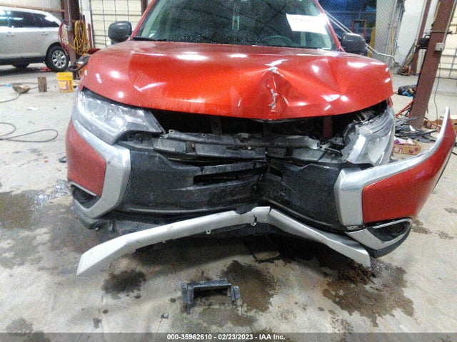 JA4AZ3A38JZ061642 Mitsubishi Outlander Es/se/sel/le
