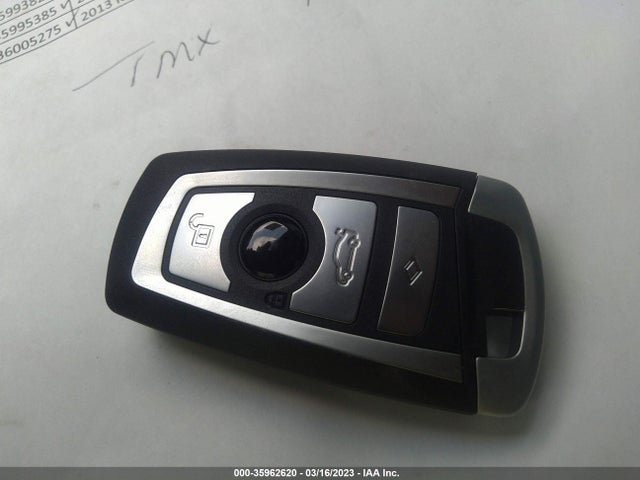 WBA8A9C56GK615868 BMW 3 Series 320i