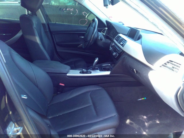 WBA8A9C56GK615868 BMW 3 Series 320i