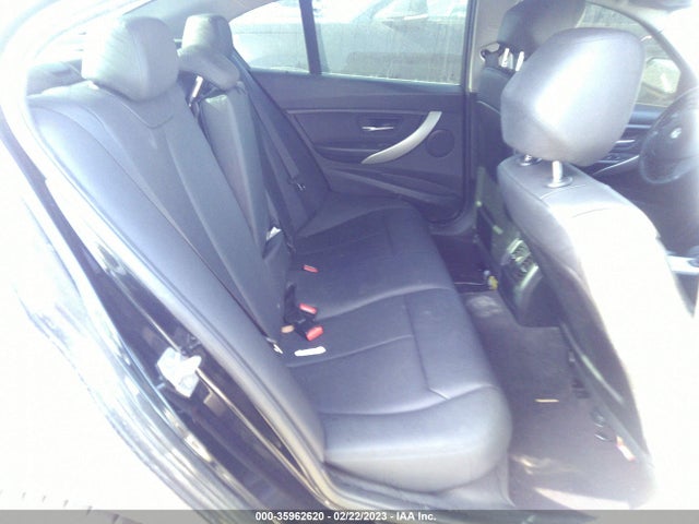 WBA8A9C56GK615868 BMW 3 Series 320i