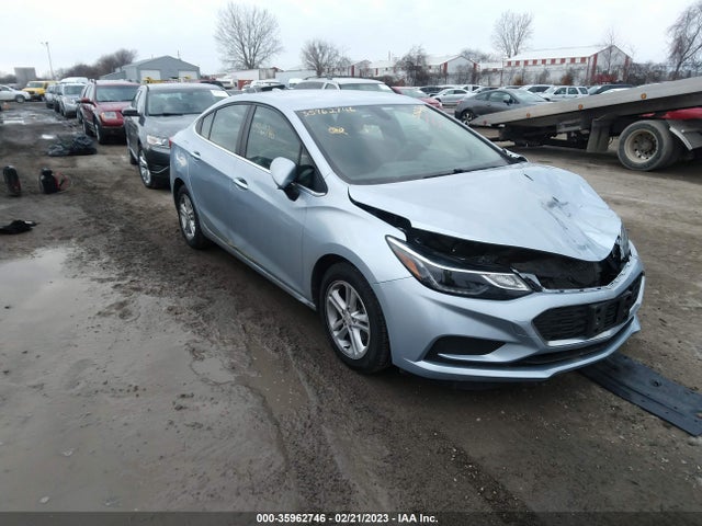 Chevrolet CRUZE LT 2018 1G1BE5SM7J7159459 Image 1