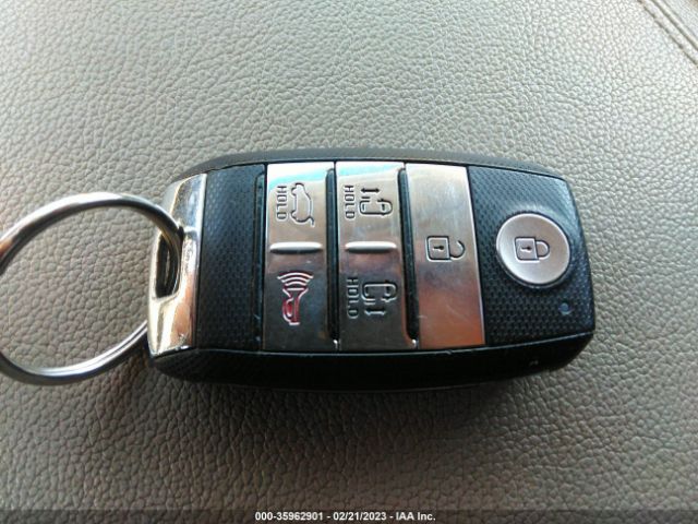 KNDME5C13F6041099 KIA Sedona Sx-l