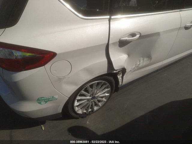 2015 Ford C-Max, VIN: 1FADP5CU4FL124455