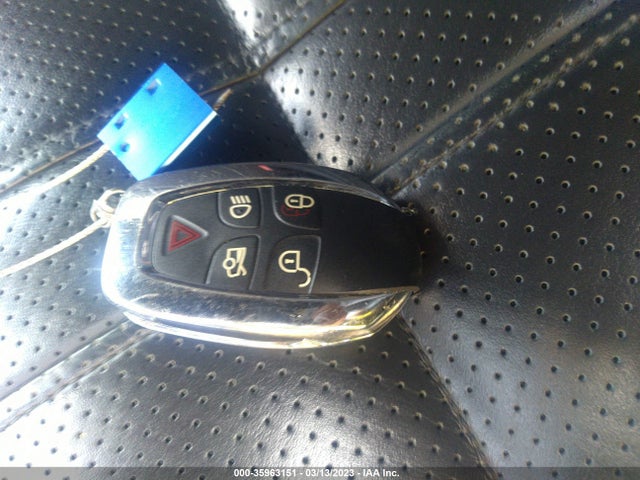 Jaguar XJ 2011 SAJWA1CB0BLV06490 Image 3