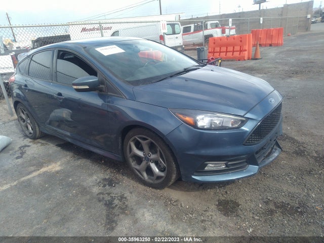 2018 Ford Focus, VIN: 1FADP3L95JL244760