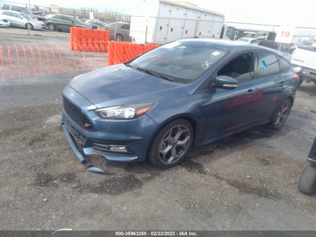 2018 Ford Focus, VIN: 1FADP3L95JL244760