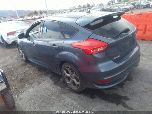 2018 Ford Focus, VIN: 1FADP3L95JL244760