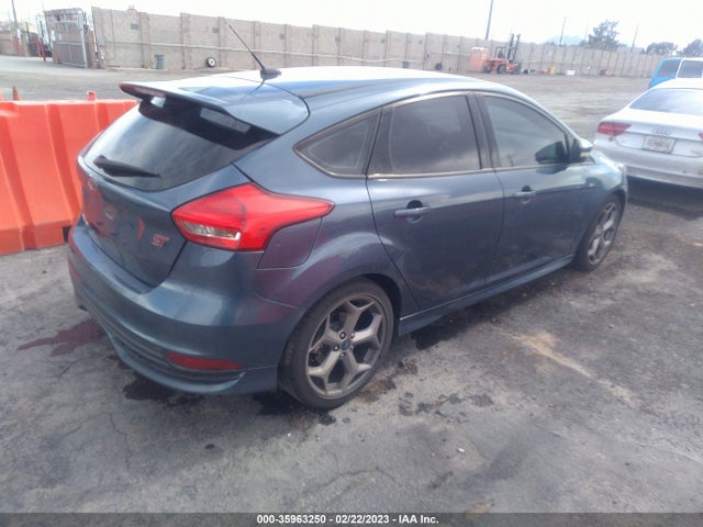 2018 Ford Focus, VIN: 1FADP3L95JL244760
