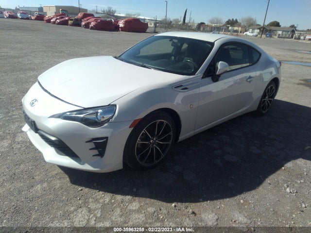 2017 Toyota 86, VIN: JF1ZNAA14H8705716