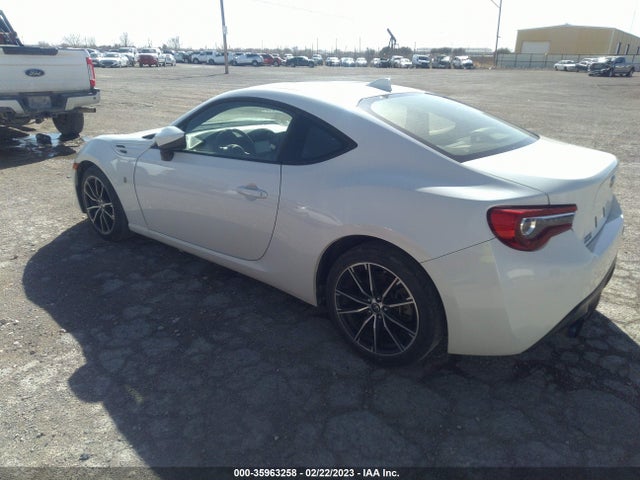 2017 Toyota 86, VIN: JF1ZNAA14H8705716