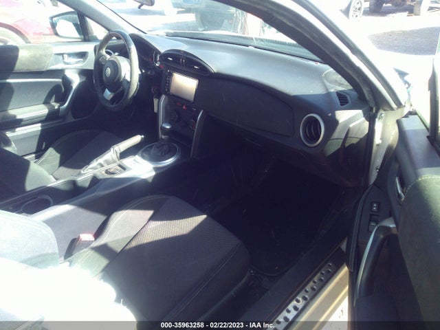 2017 Toyota 86, VIN: JF1ZNAA14H8705716