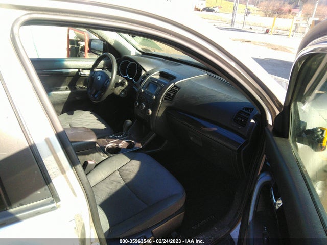 2013 KIA SORENTO LX VIN: 5XYKTDA62DG401334