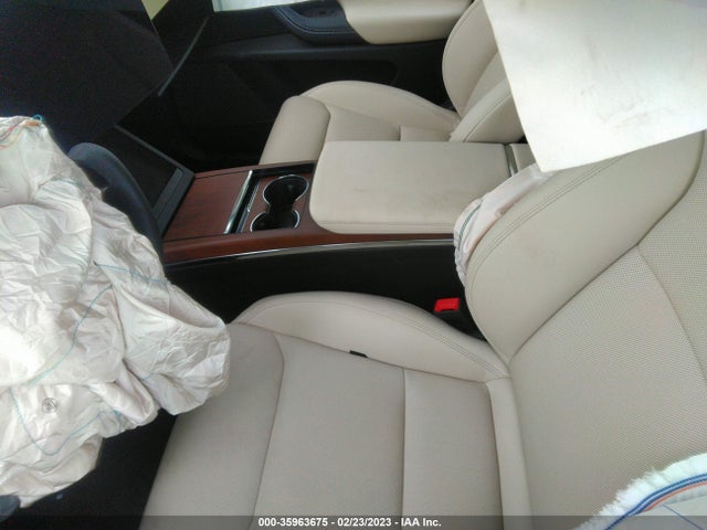 2023 Tesla Model X, VIN: 7SAXCDE51PF372902