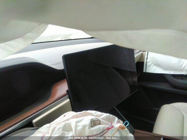 2023 Tesla Model X, VIN: 7SAXCDE51PF372902