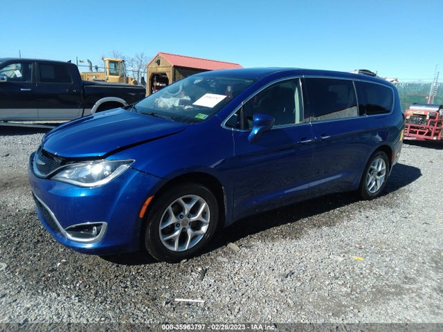 Chrysler Pacifica Touring Plus 2018 2C4RC1FG8JR235391 Image 2