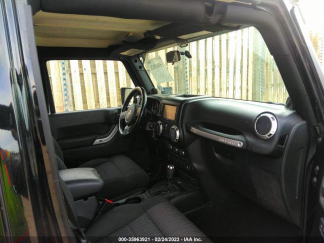 1J4HA6H10BL596500 Jeep Wrangler Unlimited Rubicon
