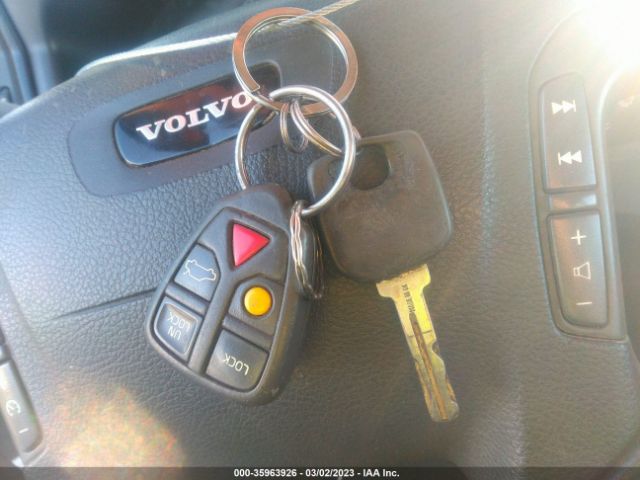 YV1SW53D411138570 Volvo V70