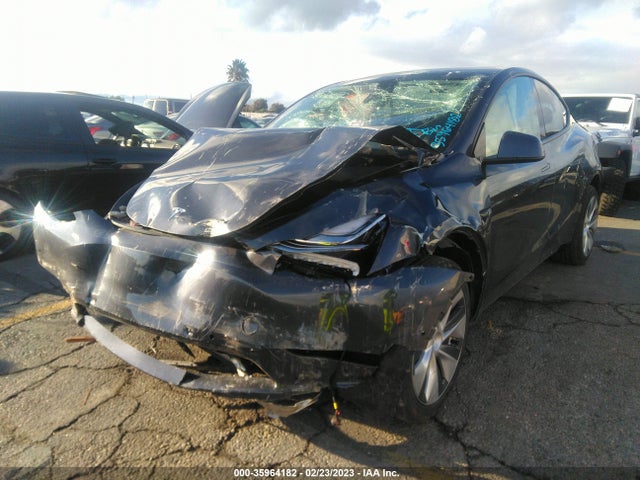 Tesla Model Y Long Range 2021 5YJYGDEE4MF083238 Image 2