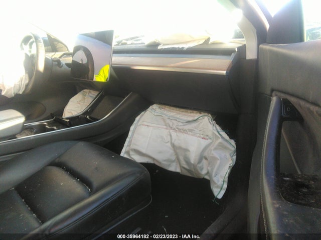 Tesla Model Y Long Range 2021 5YJYGDEE4MF083238 Image 5