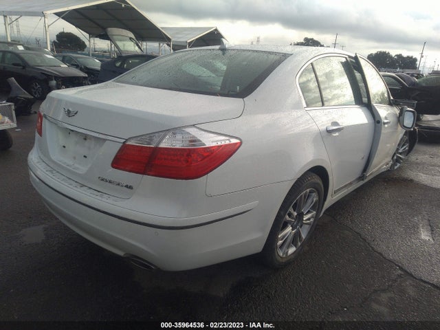 2011 HYUNDAI GENESIS VIN: KMHGC4DF5BU135025