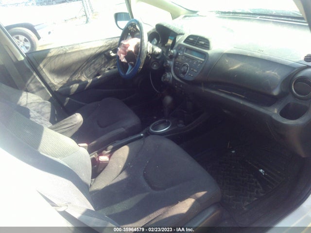 2013 HONDA FIT SPORT VIN: JHMGE8H58DC032969