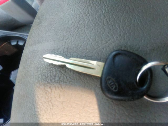 KNDJD735585769097 KIA SORENTO LX
