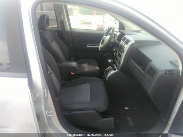 1J8FF47W28D696724 Jeep Compass Sport