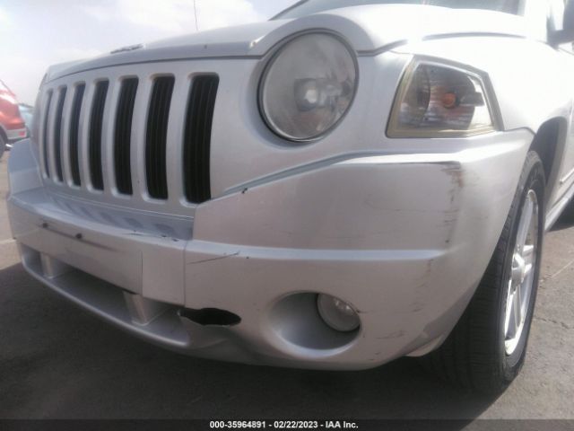 1J8FF47W28D696724 Jeep Compass Sport