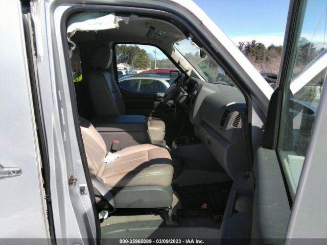 5BZAF0AAXJN851947 Nissan Nv Passenger Nv3500 Hd Sl