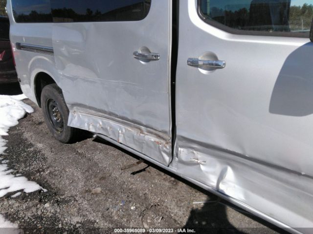 5BZAF0AAXJN851947 Nissan Nv Passenger Nv3500 Hd Sl