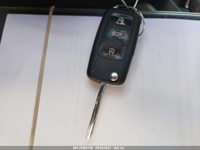 3VWDP7AJ5DM378585 Volkswagen Jetta Sedan Se