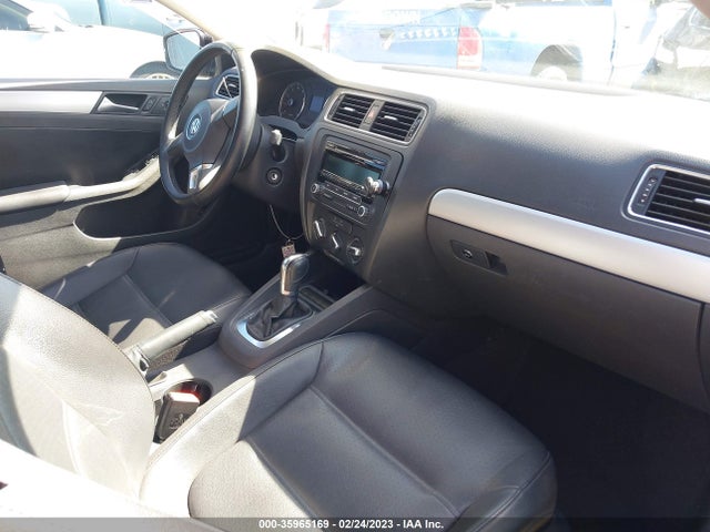 3VWDP7AJ5DM378585 Volkswagen Jetta Sedan Se