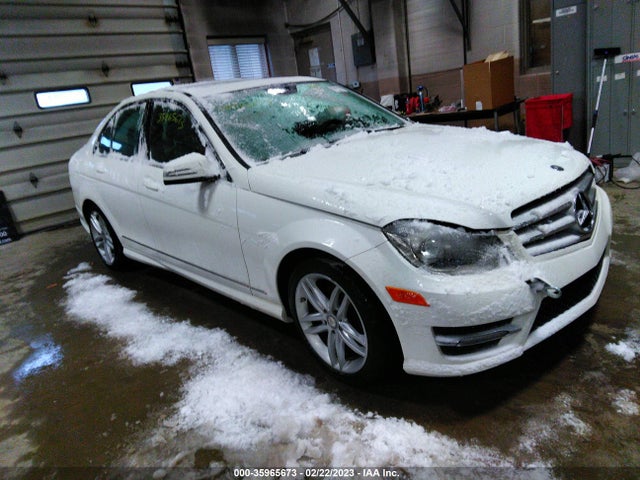 Продаж на аукціоні авто 2013 Mercedes-benz C-class C 250, vin: WDDGF4HB4DR290941, номер лоту: 35965673
