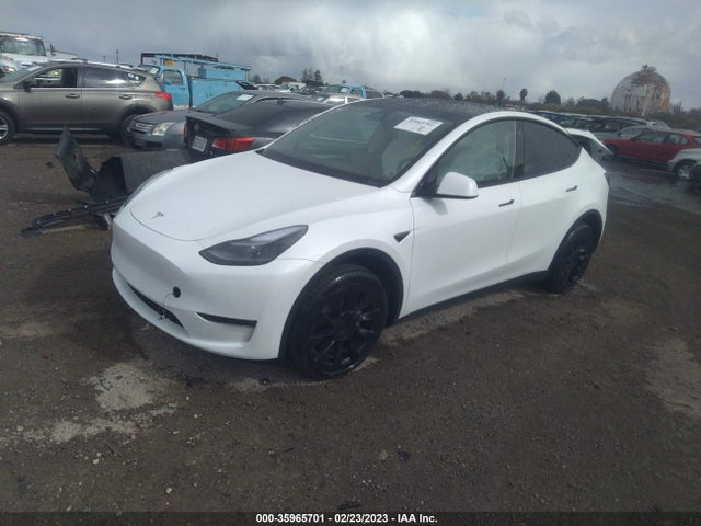 Tesla Model Y Long Range 2022 7SAYGDEE8NF558734 Image 2