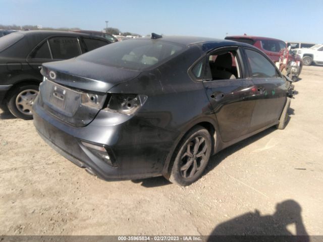 3KPF24AD9ME373385 KIA Forte Lxs
